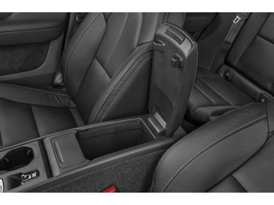 2023 Volvo XC40 B5 Plus Dark Theme