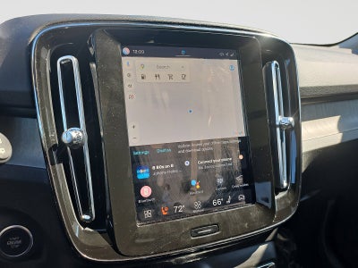 2023 Volvo XC40 B5 Plus Dark Theme