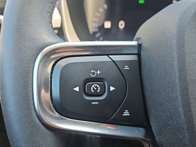 2023 Volvo XC40 B5 Plus Dark Theme