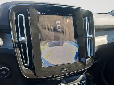 2023 Volvo XC40 B5 Plus Dark Theme
