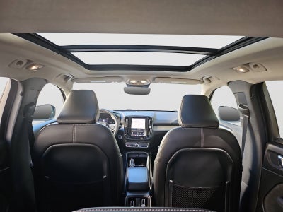 2023 Volvo XC40 B5 Plus Dark Theme