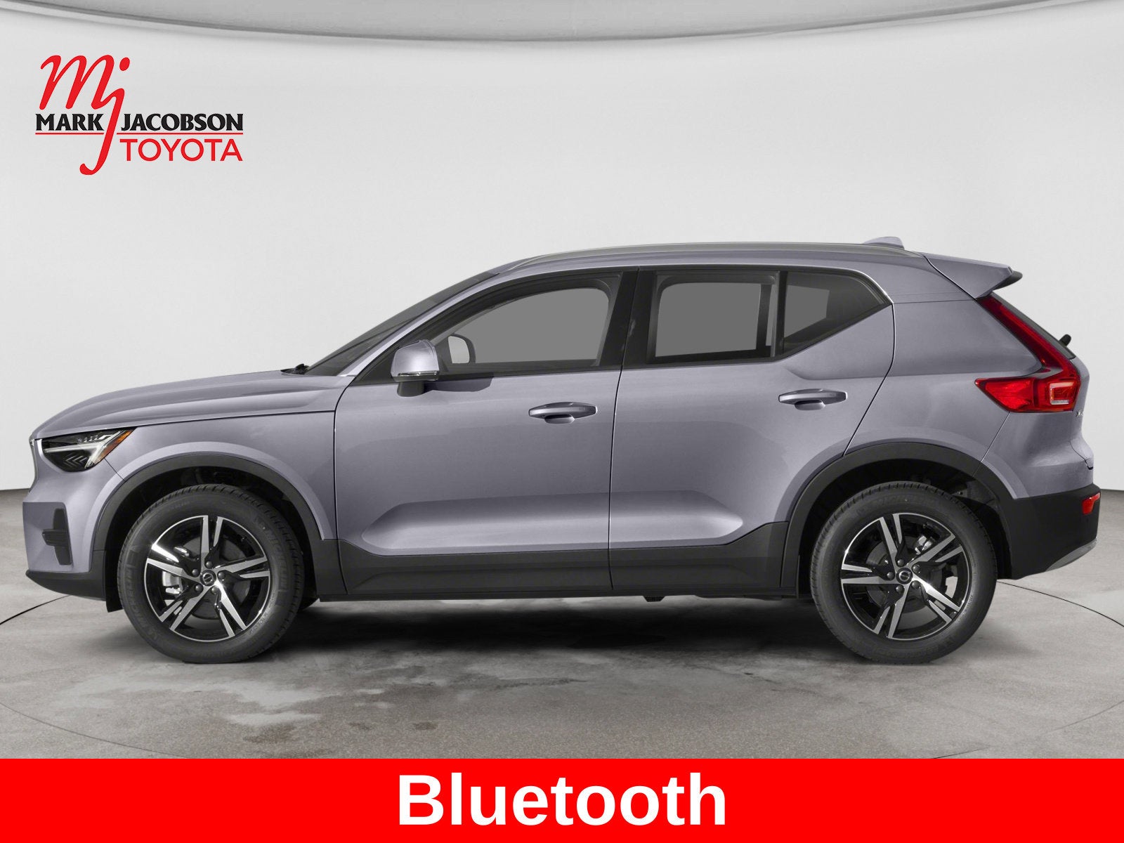 2023 Volvo XC40 B5 Plus Dark Theme