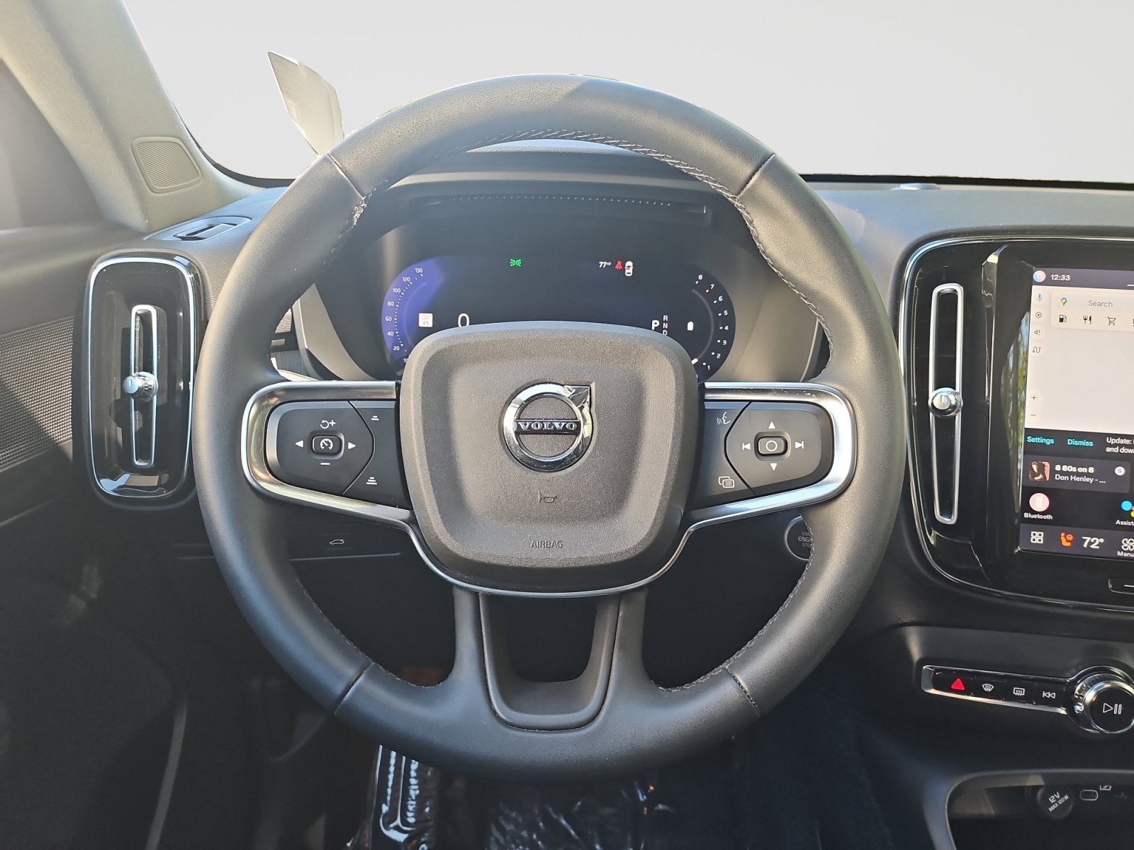 2023 Volvo XC40 B5 Plus Dark Theme